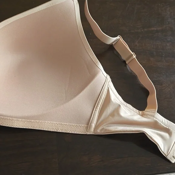 Skims Wireless T-shirt Bra - Picture 6 of 6